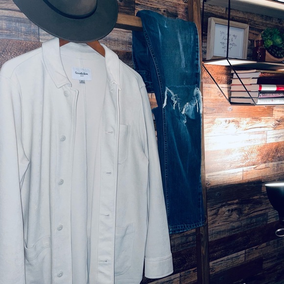 Men’s Clothing - Picture 2 of 4